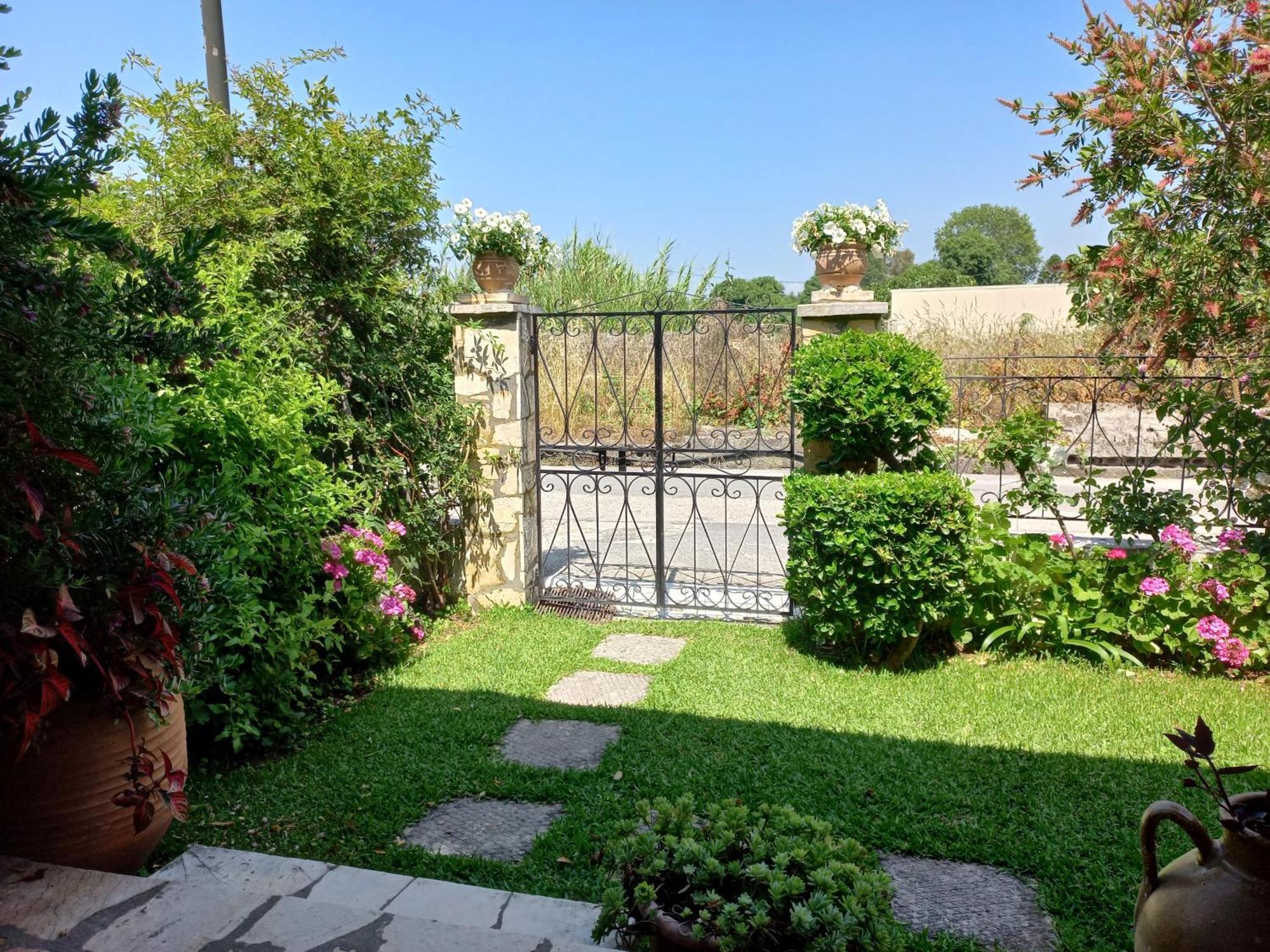 Villa Tina Country Beach Apartments Ахарави Стая снимка